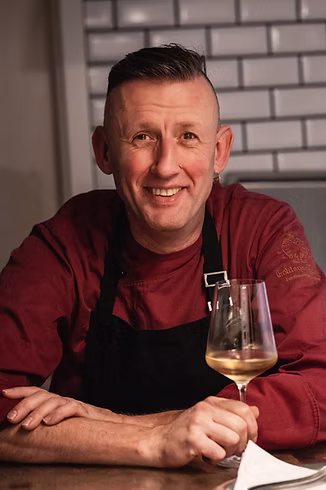Dirk Luther in seiner Küche