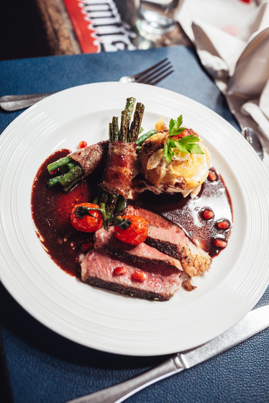 Rinderfilet mit Spargel im Speckmantel aus der Abendküche